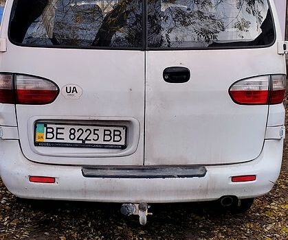 Белый Хендай H-1, объемом двигателя 2.5 л и пробегом 262 тыс. км за 2000 $, фото 7 на Automoto.ua