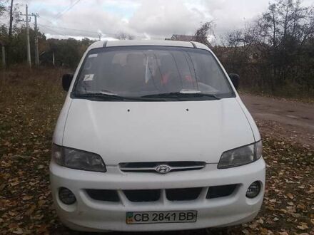 Білий Хендай H-1, об'ємом двигуна 2.5 л та пробігом 227 тис. км за 2500 $, фото 1 на Automoto.ua