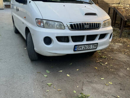 Білий Хендай H-1, об'ємом двигуна 2.48 л та пробігом 258 тис. км за 3500 $, фото 1 на Automoto.ua