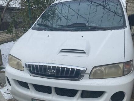 Білий Хендай H-1, об'ємом двигуна 2.5 л та пробігом 450 тис. км за 4500 $, фото 1 на Automoto.ua