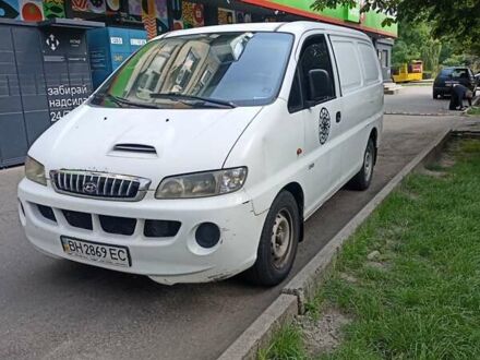 Хендай H-1 2005 в Киеве на Automoto.ua Белый Хендай H-1, объемом двигателя 2.5 л и пробегом 217 тыс. км за 4300 $, фото 1 на Automoto.ua
