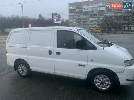 Хендай H-1 2007 в Киеве на Automoto.ua Белый Хендай H-1, объемом двигателя 2.5 л и пробегом 330 тыс. км за 4450 $, фото 1 на Automoto.ua