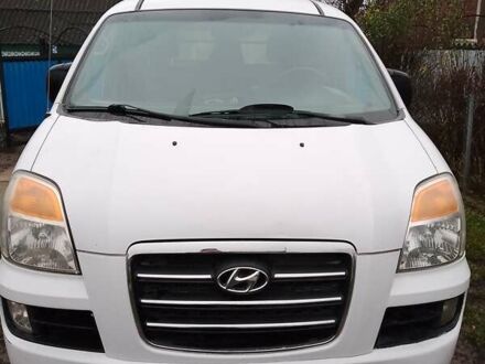 Білий Хендай H-1, об'ємом двигуна 2.48 л та пробігом 267 тис. км за 4200 $, фото 1 на Automoto.ua