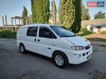 Хендай H-1 2007 в Яготине на Automoto.ua Белый Хендай H-1, объемом двигателя 2.5 л и пробегом 160 тыс. км за 7200 $, фото 1 на Automoto.ua