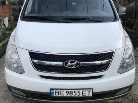 Хендай H-1 2012 в Николаеве на Automoto.ua Белый Хендай H-1, объемом двигателя 2.5 л и пробегом 305 тыс. км за 11500 $, фото 1 на Automoto.ua