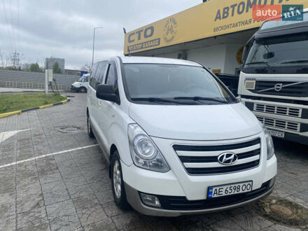 Хендай H-1 2013 у Дніпро (Дніпропетровську) на Automoto.ua Білий Хендай H-1, об'ємом двигуна 2.5 л та пробігом 330 тис. км за 14000 $, фото 1 на Automoto.ua