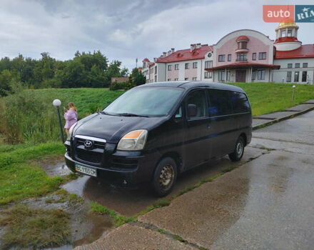 Черный Хендай H-1, объемом двигателя 2.47 л и пробегом 280 тыс. км за 8500 $, фото 5 на Automoto.ua