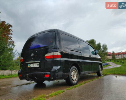 Черный Хендай H-1, объемом двигателя 2.47 л и пробегом 280 тыс. км за 8500 $, фото 18 на Automoto.ua