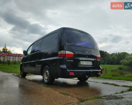 Черный Хендай H-1, объемом двигателя 2.47 л и пробегом 280 тыс. км за 8500 $, фото 24 на Automoto.ua