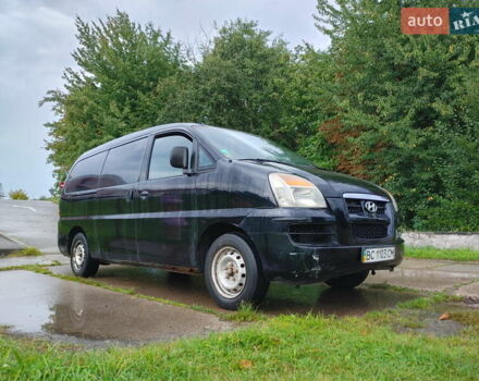 Черный Хендай H-1, объемом двигателя 2.47 л и пробегом 280 тыс. км за 8500 $, фото 15 на Automoto.ua