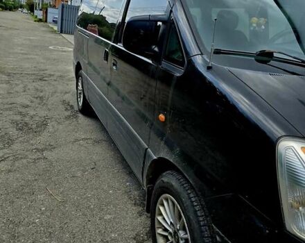 Черный Хендай H-1, объемом двигателя 2.4 л и пробегом 255 тыс. км за 8200 $, фото 8 на Automoto.ua