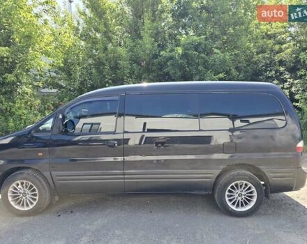 Черный Хендай H-1, объемом двигателя 2.4 л и пробегом 255 тыс. км за 8200 $, фото 7 на Automoto.ua