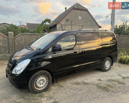 Черный Хендай H-1, объемом двигателя 2.5 л и пробегом 300 тыс. км за 8400 $, фото 22 на Automoto.ua