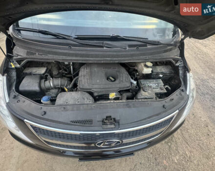 Черный Хендай H-1, объемом двигателя 2.5 л и пробегом 300 тыс. км за 8400 $, фото 9 на Automoto.ua