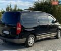 Черный Хендай H-1, объемом двигателя 2.5 л и пробегом 352 тыс. км за 12000 $, фото 4 на Automoto.ua