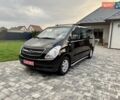 Черный Хендай H-1, объемом двигателя 2.5 л и пробегом 239 тыс. км за 12900 $, фото 1 на Automoto.ua