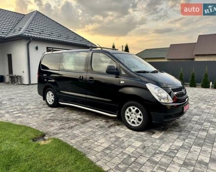 Черный Хендай H-1, объемом двигателя 2.5 л и пробегом 239 тыс. км за 12700 $, фото 5 на Automoto.ua