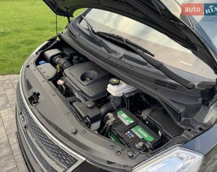 Черный Хендай H-1, объемом двигателя 2.5 л и пробегом 239 тыс. км за 12700 $, фото 47 на Automoto.ua