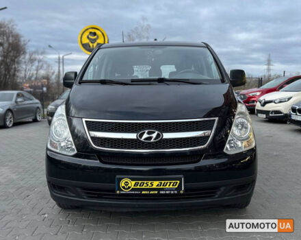 Черный Хендай H-1, объемом двигателя 2.5 л и пробегом 312 тыс. км за 11000 $, фото 1 на Automoto.ua