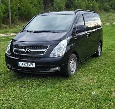 Черный Хендай H-1, объемом двигателя 2.5 л и пробегом 269 тыс. км за 11000 $, фото 2 на Automoto.ua