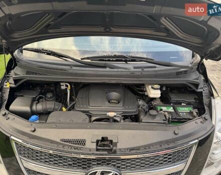 Черный Хендай H-1, объемом двигателя 2.5 л и пробегом 239 тыс. км за 12700 $, фото 46 на Automoto.ua