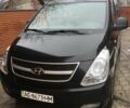 Черный Хендай H-1, объемом двигателя 2.5 л и пробегом 300 тыс. км за 12000 $, фото 1 на Automoto.ua
