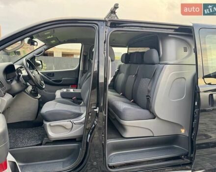 Черный Хендай H-1, объемом двигателя 2.5 л и пробегом 239 тыс. км за 12450 $, фото 14 на Automoto.ua