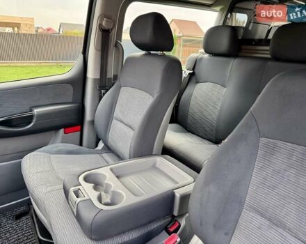 Черный Хендай H-1, объемом двигателя 2.5 л и пробегом 239 тыс. км за 12450 $, фото 23 на Automoto.ua