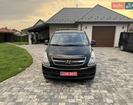 Черный Хендай H-1, объемом двигателя 2.5 л и пробегом 239 тыс. км за 12450 $, фото 3 на Automoto.ua