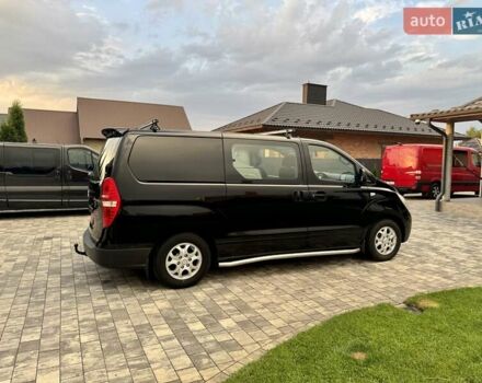 Черный Хендай H-1, объемом двигателя 2.5 л и пробегом 239 тыс. км за 12450 $, фото 7 на Automoto.ua