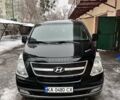 Чорний Хендай H-1, об'ємом двигуна 2.5 л та пробігом 320 тис. км за 13500 $, фото 1 на Automoto.ua