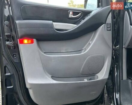 Хендай H-1 2012 в Одессе на Automoto.ua Черный Хендай H-1, объемом двигателя 2.5 л и пробегом 268 тыс. км за 13300 $, фото 10 на Automoto.ua