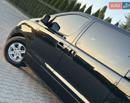 Черный Хендай H-1, объемом двигателя 2.5 л и пробегом 122 тыс. км за 18700 $, фото 30 на Automoto.ua