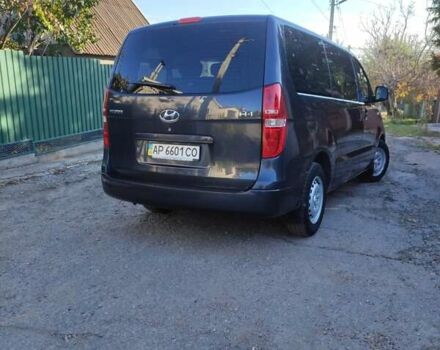 Чорний Хендай H-1, об'ємом двигуна 2.5 л та пробігом 59 тис. км за 16900 $, фото 6 на Automoto.ua