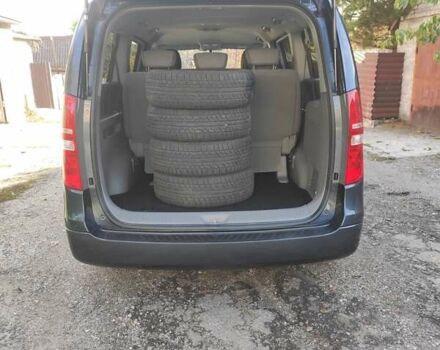 Чорний Хендай H-1, об'ємом двигуна 2.5 л та пробігом 59 тис. км за 16900 $, фото 2 на Automoto.ua