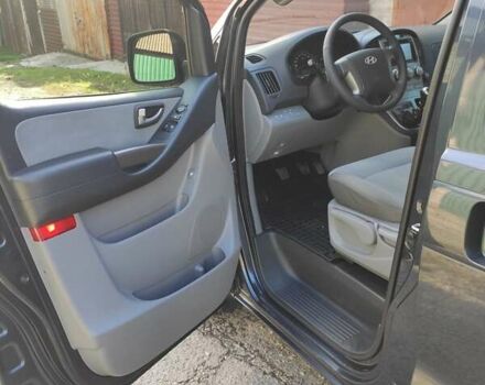 Чорний Хендай H-1, об'ємом двигуна 2.5 л та пробігом 59 тис. км за 16900 $, фото 3 на Automoto.ua