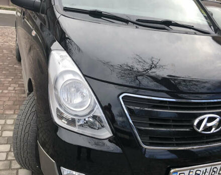 Черный Хендай H-1, объемом двигателя 2.5 л и пробегом 240 тыс. км за 16800 $, фото 1 на Automoto.ua