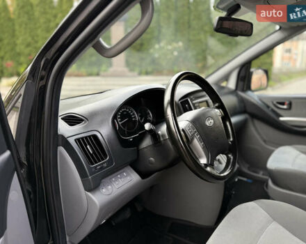 Черный Хендай H-1, объемом двигателя 2.5 л и пробегом 239 тыс. км за 17599 $, фото 78 на Automoto.ua