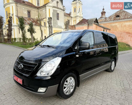 Черный Хендай H-1, объемом двигателя 2.5 л и пробегом 238 тыс. км за 17999 $, фото 27 на Automoto.ua