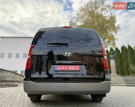 Черный Хендай H-1, объемом двигателя 2.5 л и пробегом 239 тыс. км за 17599 $, фото 46 на Automoto.ua