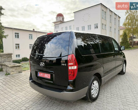 Черный Хендай H-1, объемом двигателя 2.5 л и пробегом 238 тыс. км за 17999 $, фото 36 на Automoto.ua