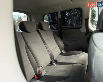 Черный Хендай H-1, объемом двигателя 2.5 л и пробегом 239 тыс. км за 17599 $, фото 68 на Automoto.ua