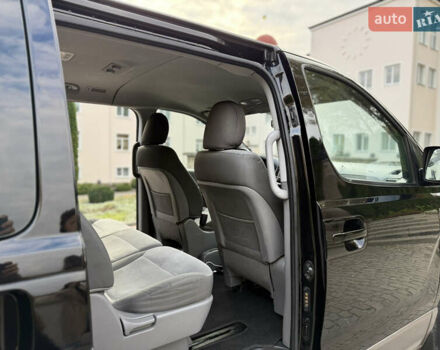 Черный Хендай H-1, объемом двигателя 2.5 л и пробегом 238 тыс. км за 17999 $, фото 59 на Automoto.ua