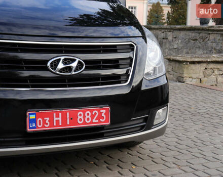 Черный Хендай H-1, объемом двигателя 2.5 л и пробегом 239 тыс. км за 17599 $, фото 18 на Automoto.ua