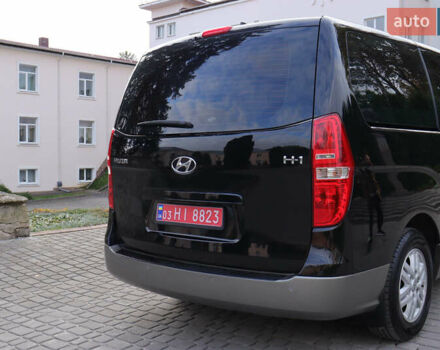 Черный Хендай H-1, объемом двигателя 2.5 л и пробегом 239 тыс. км за 17599 $, фото 24 на Automoto.ua