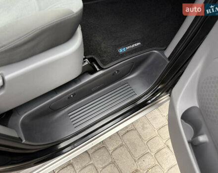 Черный Хендай H-1, объемом двигателя 2.5 л и пробегом 239 тыс. км за 17599 $, фото 87 на Automoto.ua