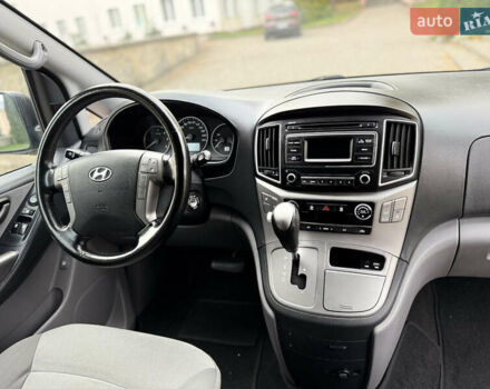 Черный Хендай H-1, объемом двигателя 2.5 л и пробегом 239 тыс. км за 17599 $, фото 95 на Automoto.ua