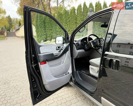 Черный Хендай H-1, объемом двигателя 2.5 л и пробегом 238 тыс. км за 17999 $, фото 68 на Automoto.ua
