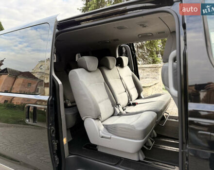 Черный Хендай H-1, объемом двигателя 2.5 л и пробегом 238 тыс. км за 17999 $, фото 60 на Automoto.ua