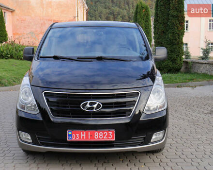 Черный Хендай H-1, объемом двигателя 2.5 л и пробегом 239 тыс. км за 17599 $, фото 19 на Automoto.ua